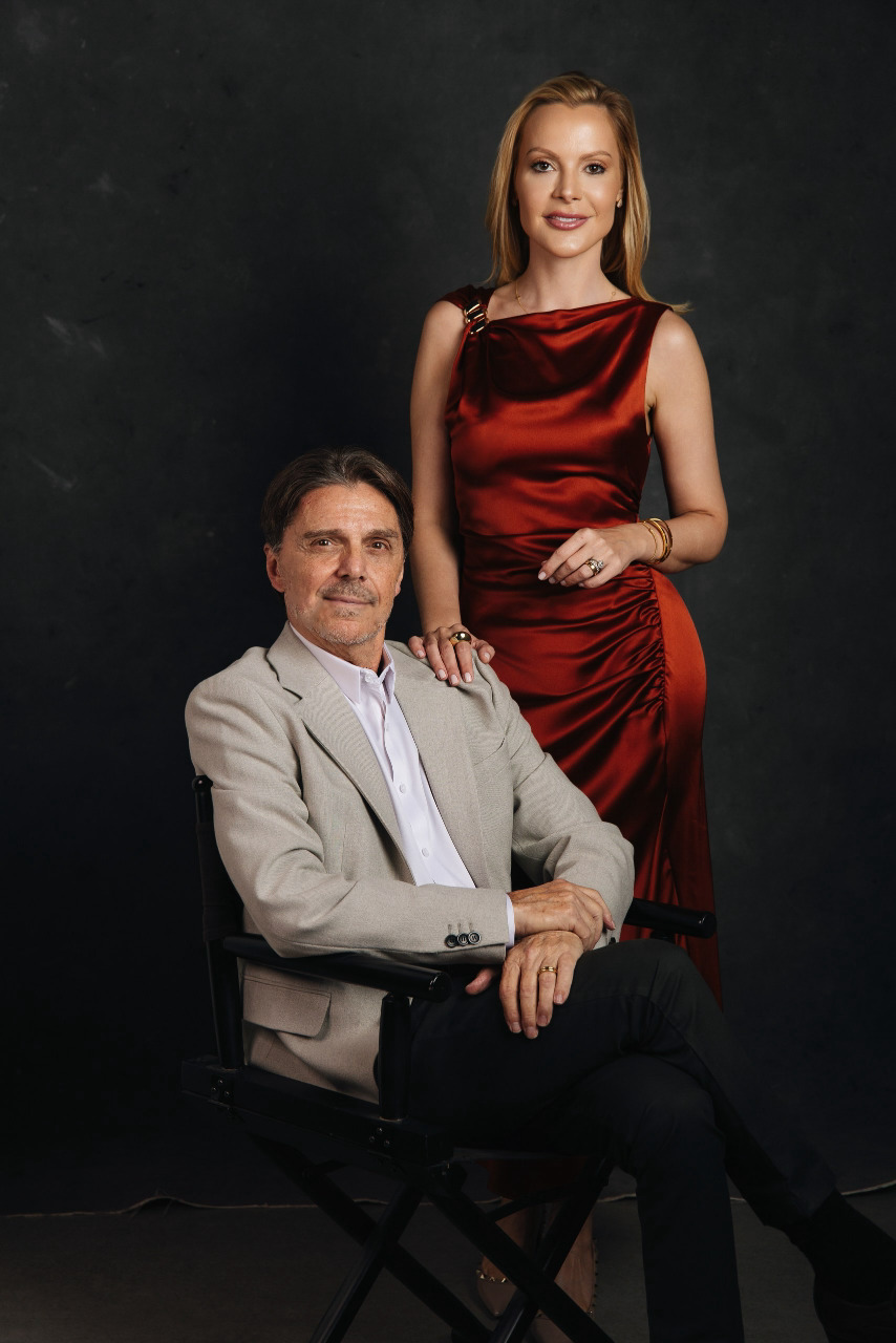 Dr. Flavio Borges e Daína Schneider Krindges